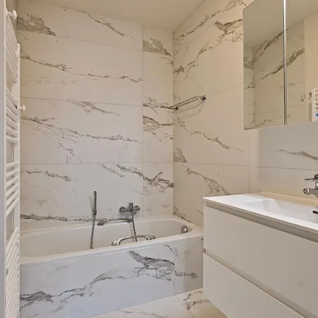 Castelli J0002 P J02 *